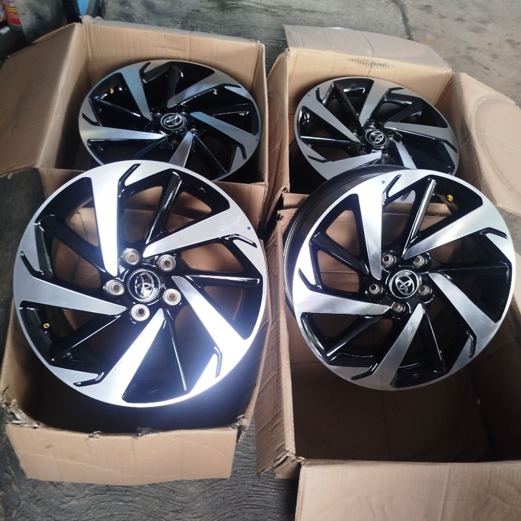 velg rush TRD R17 pcd 5x114 original.
