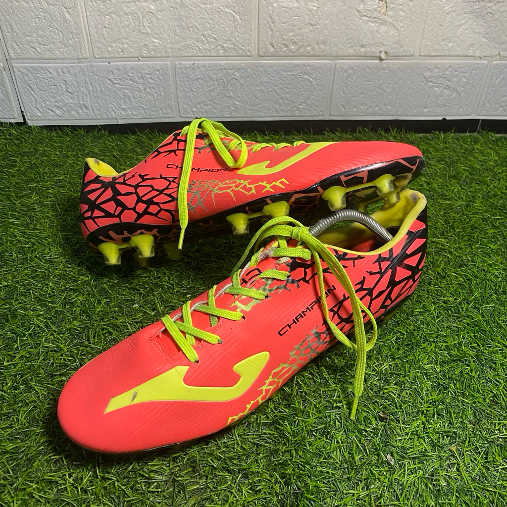 Sepatu Bola Size 45/30 CM