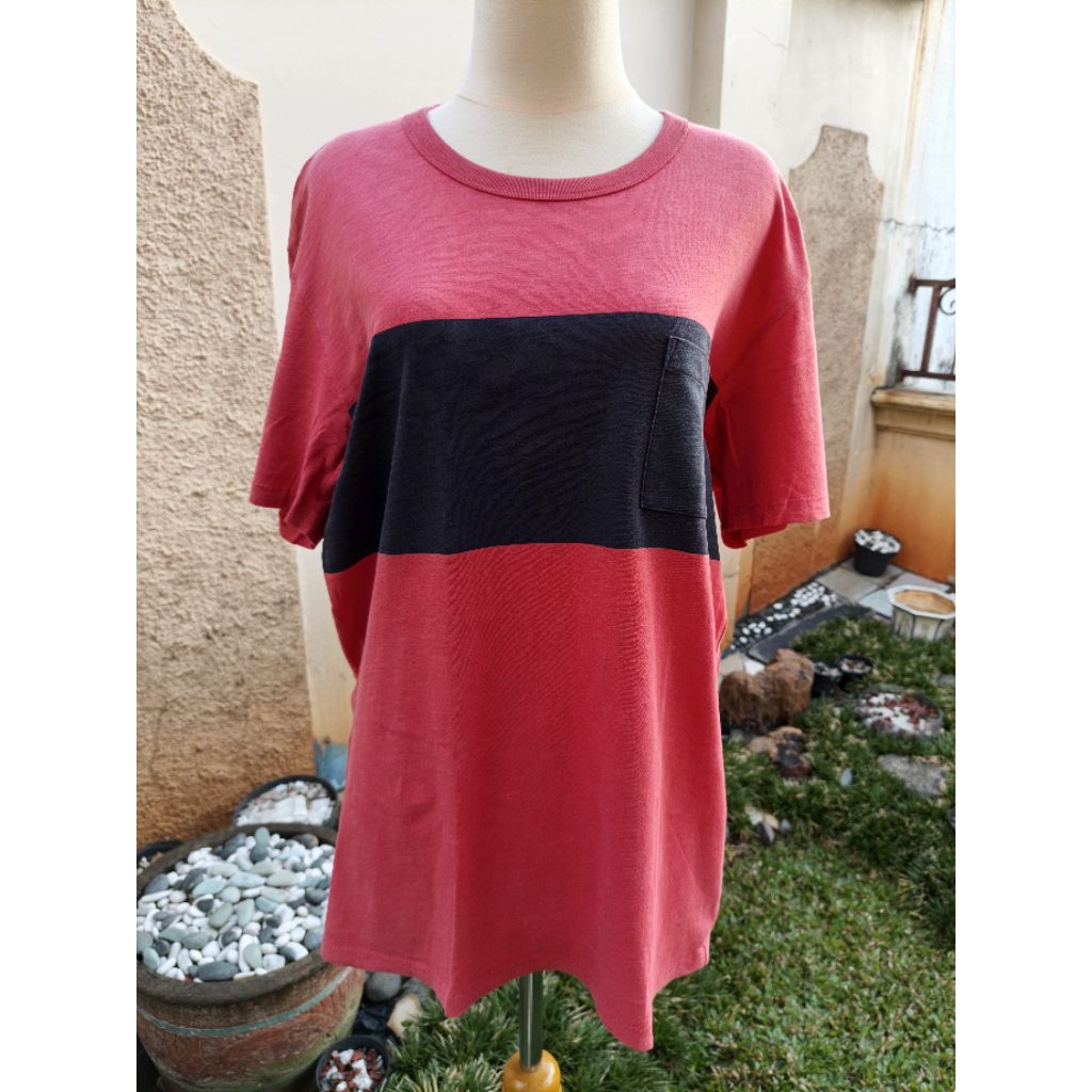 Kaos UNIQLO Preloved