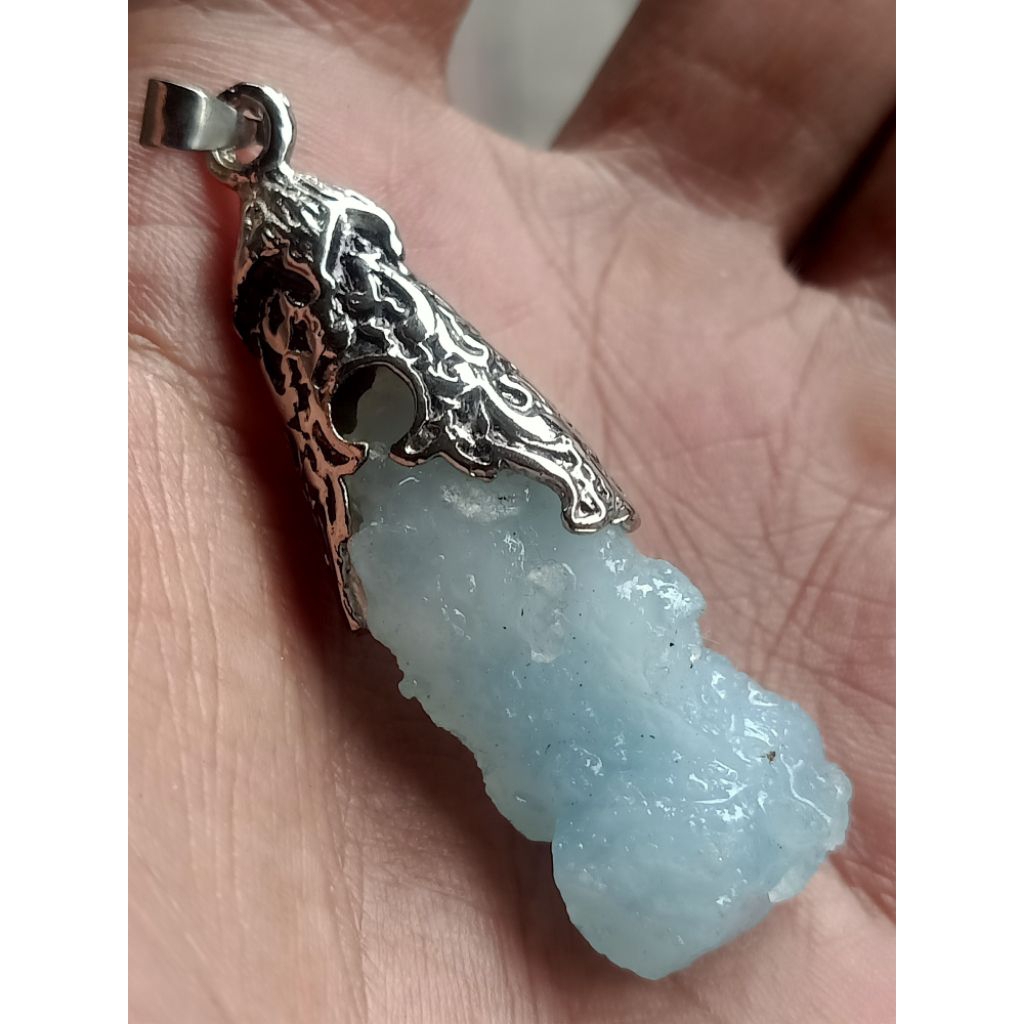 liontin batu natural Aquamarine