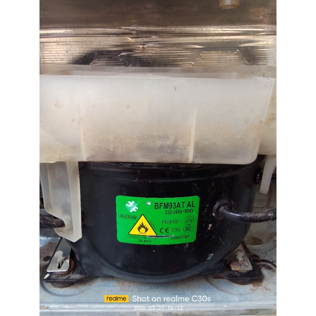 kompresor kulkas Polytron 2 pintu BFM93AT