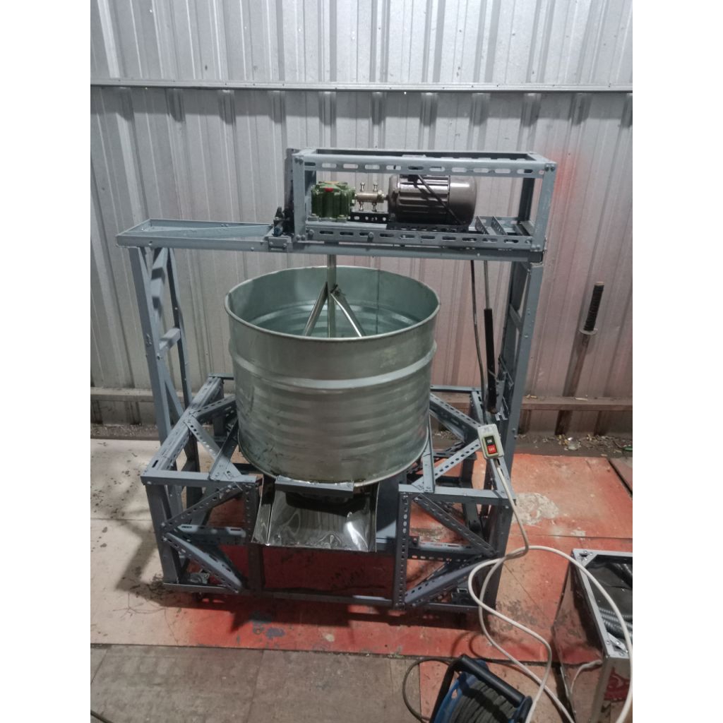 MESIN MIXER PENGADUK PAKAN TERNAK OTOMATIS