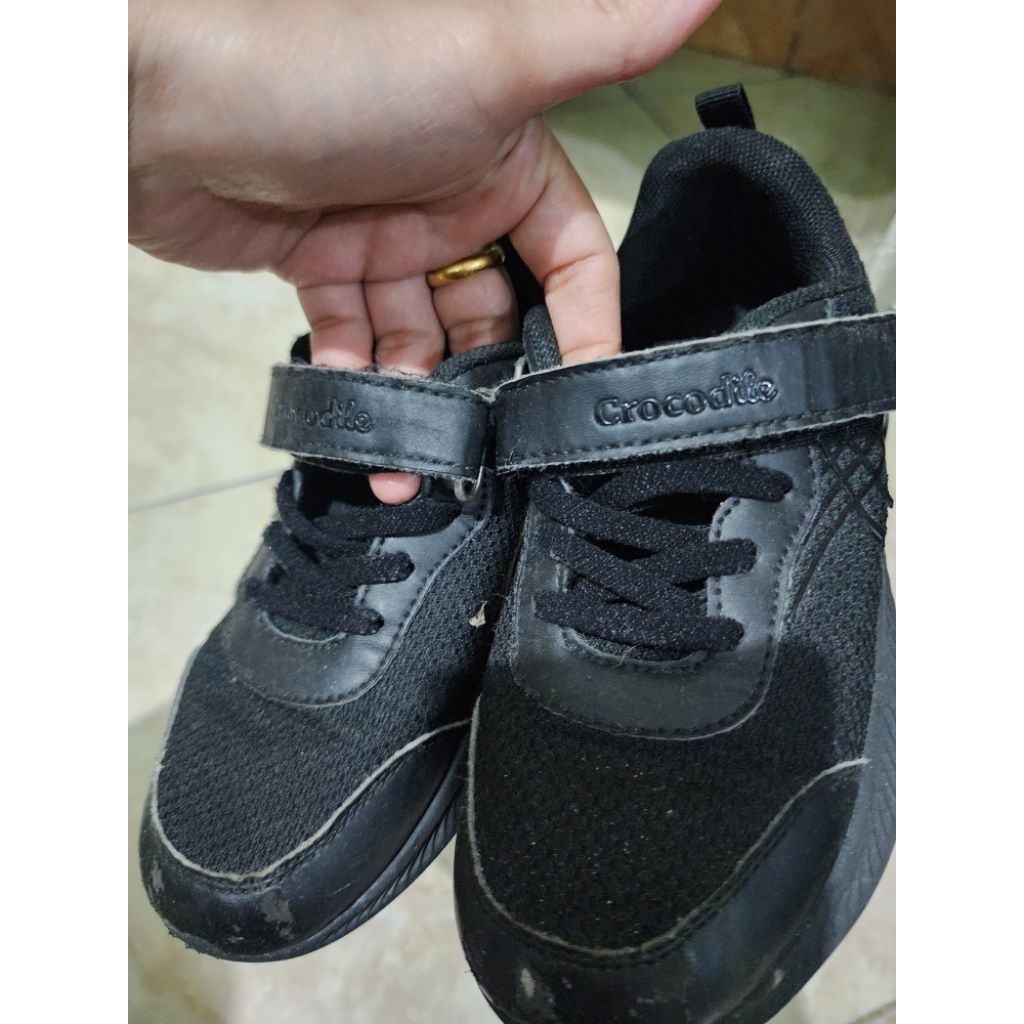 Sepatu Sekolah Anak Anak Hitam Crocodile- Preloved