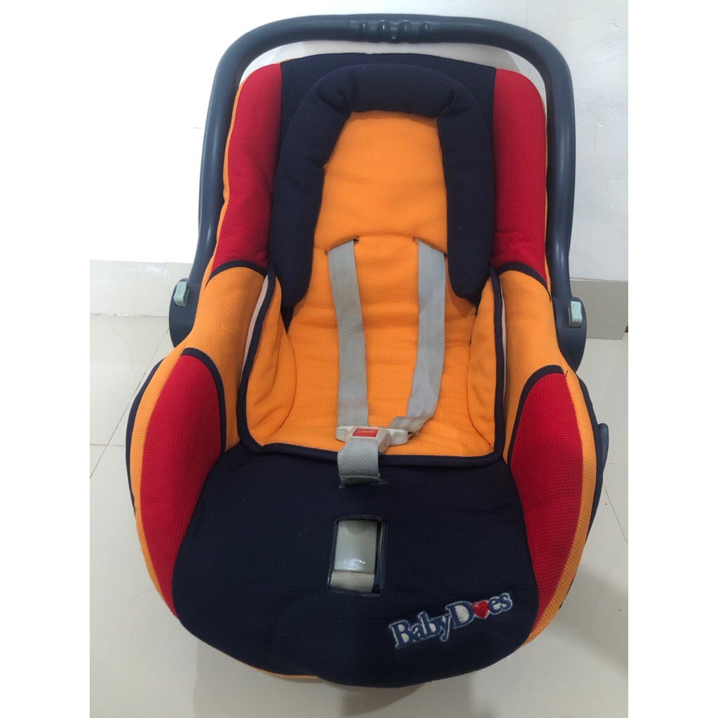 car seat Baby Does preloved