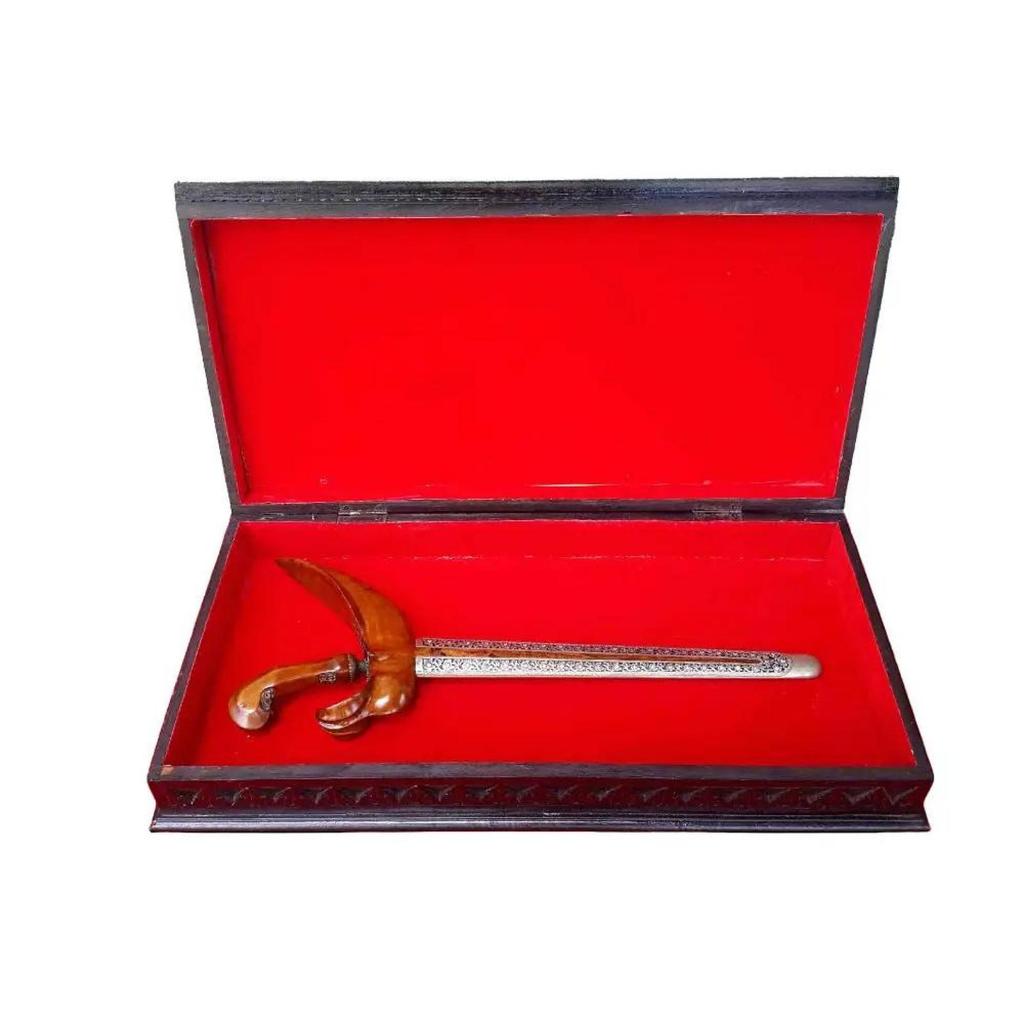 Kotak Kayu Ukir Penyimpanan Keris Dan Koleksi Bahan Kayu Jati