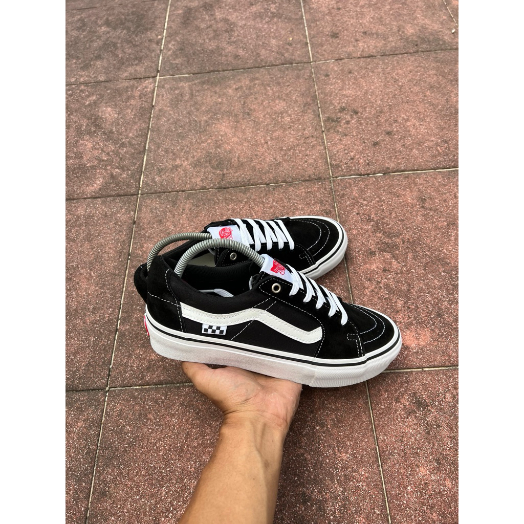 VANS SK8 LOW PRO BLACK WHITE SIZE 41