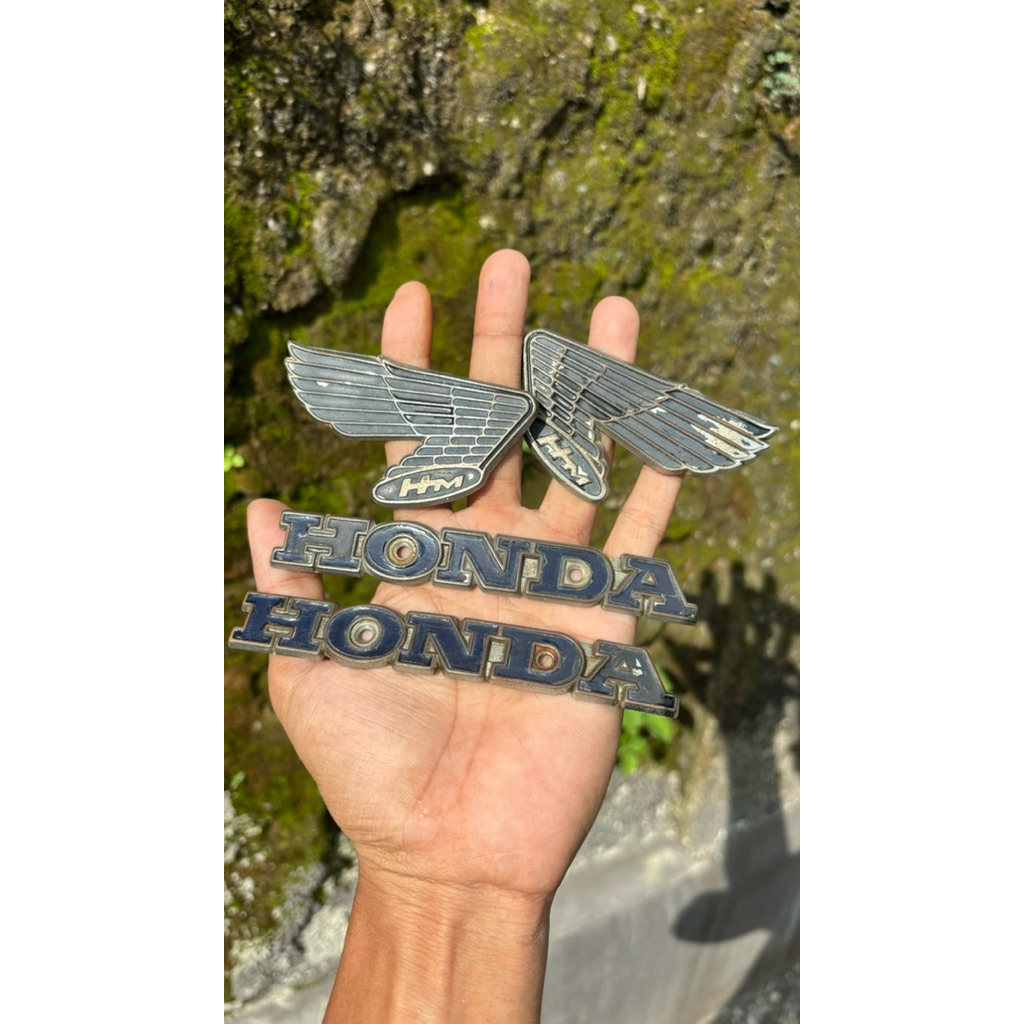 Emblem Tangki Honda CB125,CB100,S90Z original copotan