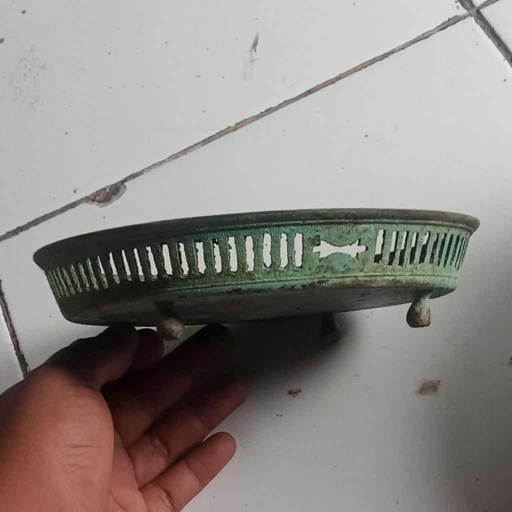 nampan Kuningan bulat krawang