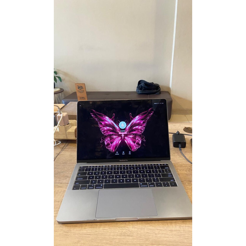 Macbook Pro I7 13Inch 16/128GB 2017
