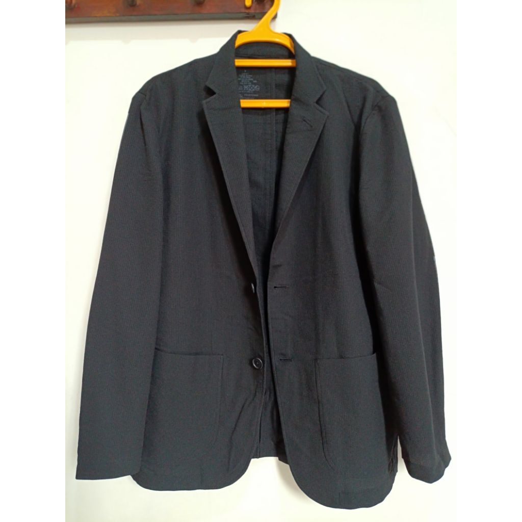 blazer hitam MUJI