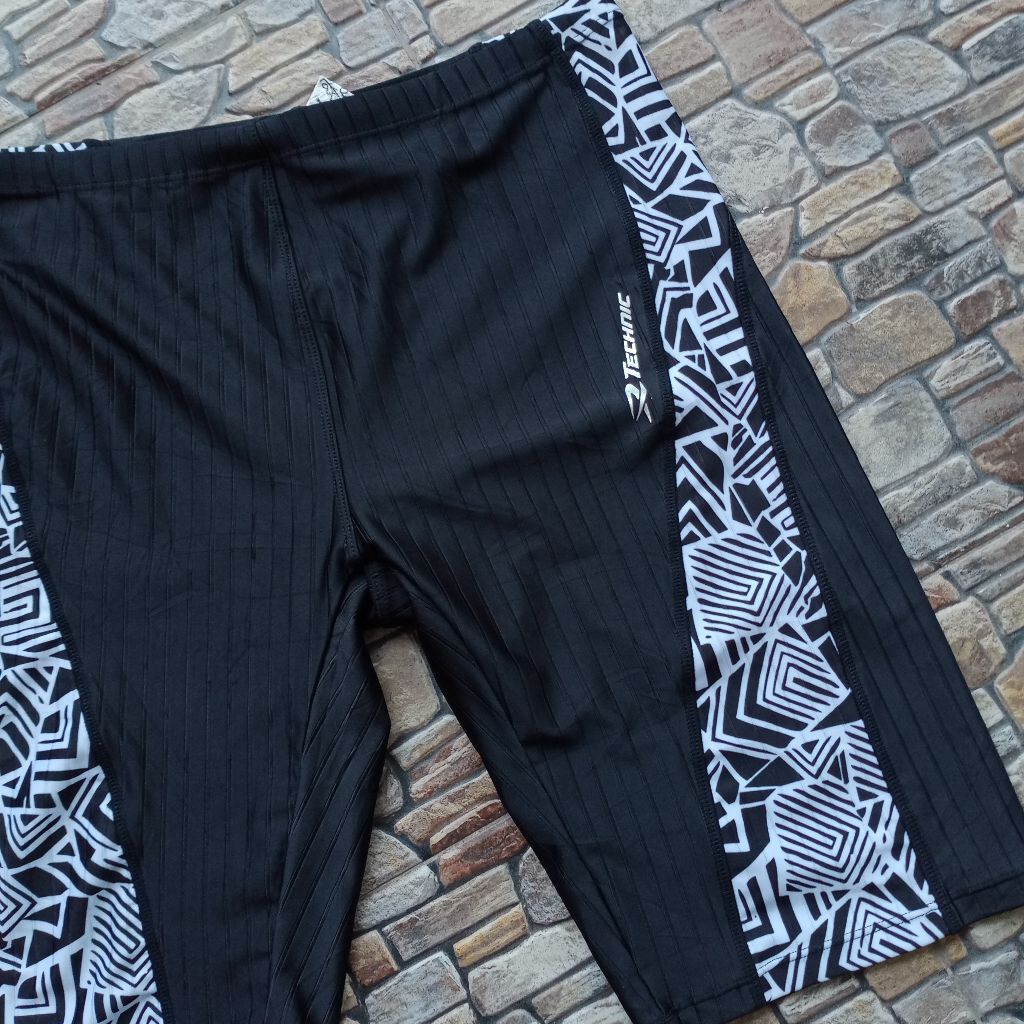 Celana pendek Renang Surfing brand TECHNIC original preloved