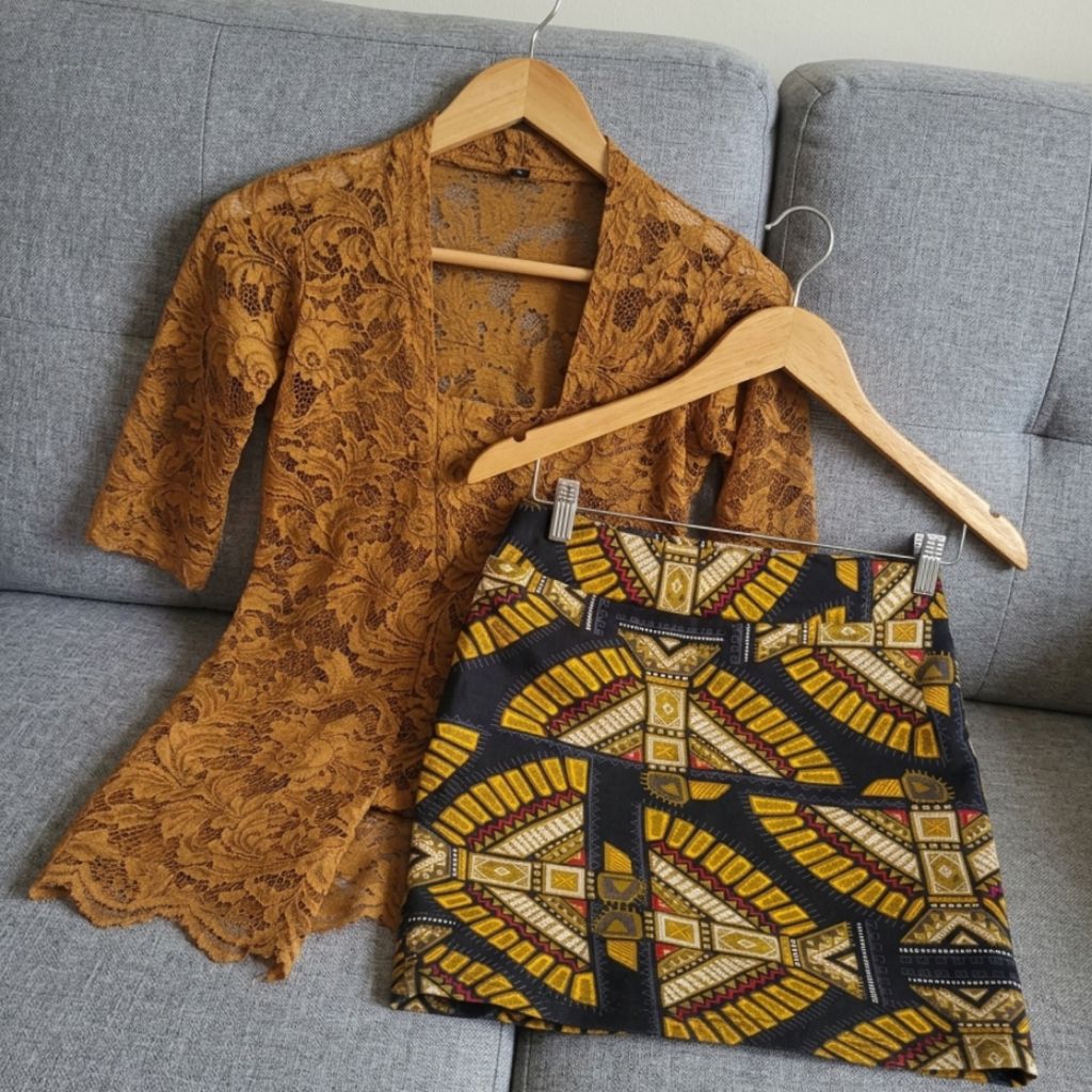 Preloved Setelan Kebaya & Rok Mini Span