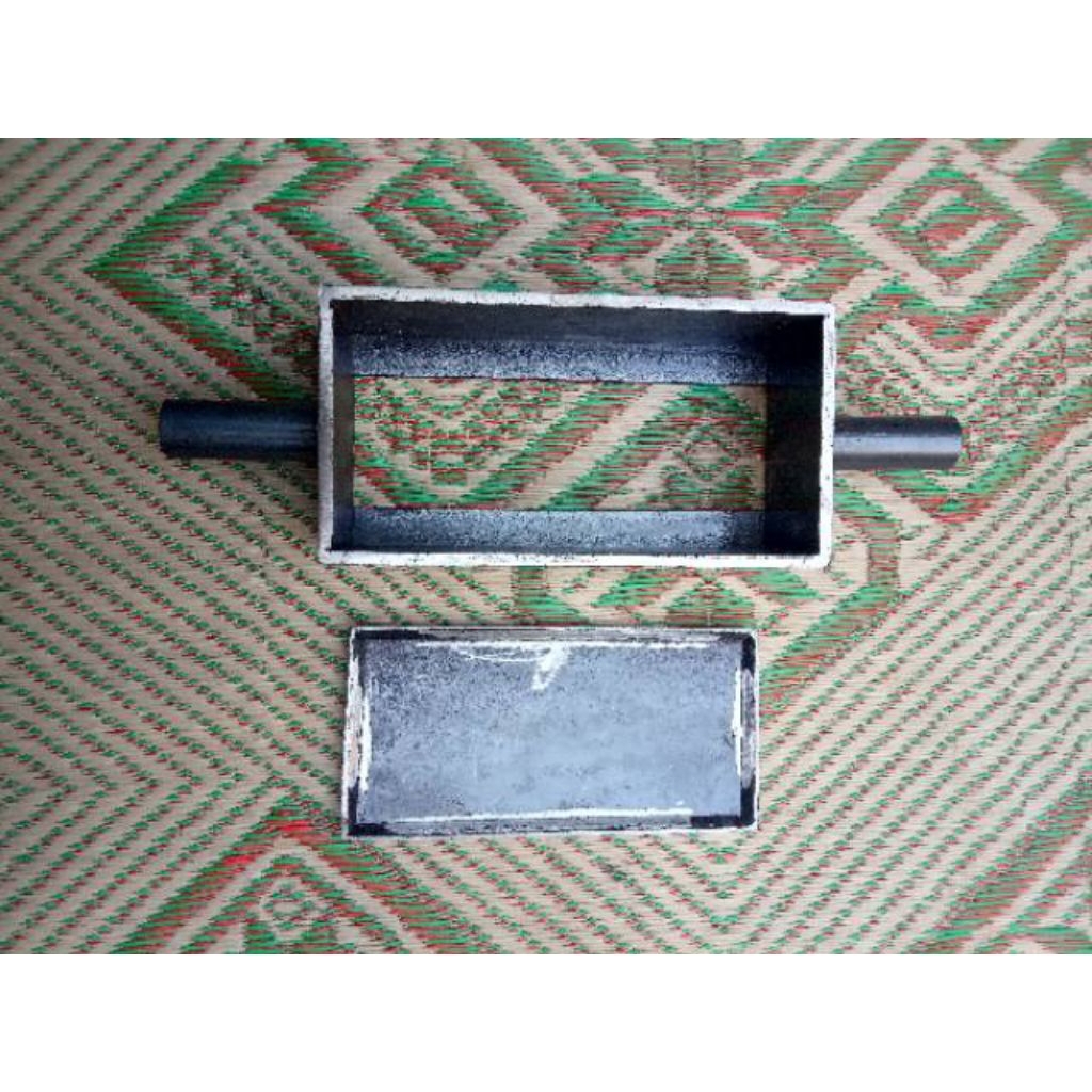 Cetakan Paving segi empat ukuran 20X10X6