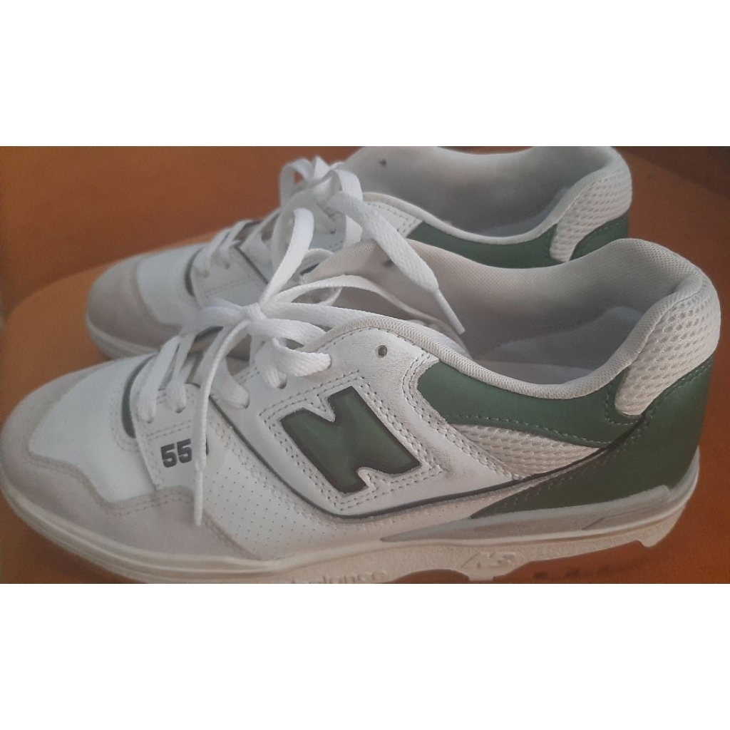 New Balance 550 White Green Size 8.5 (Preloved)