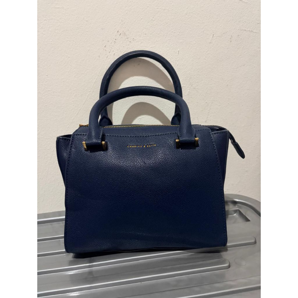 Preloved Tas Charles Keith CK Biru Dongker