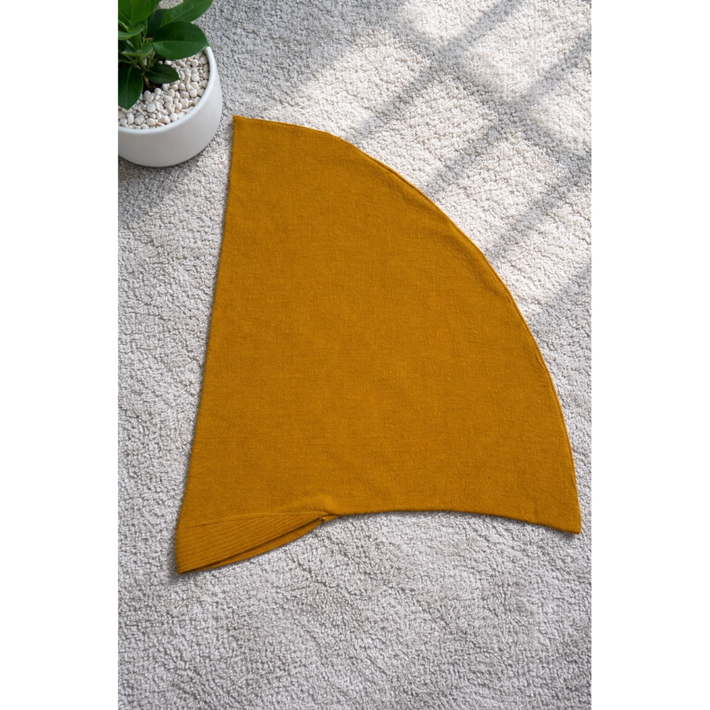 PRELOVED Jilbab / kerudung kuning mustard