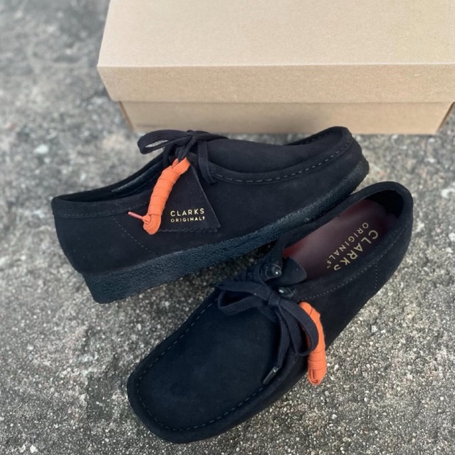 Clarks Wallabee Black Suede Original Resmi