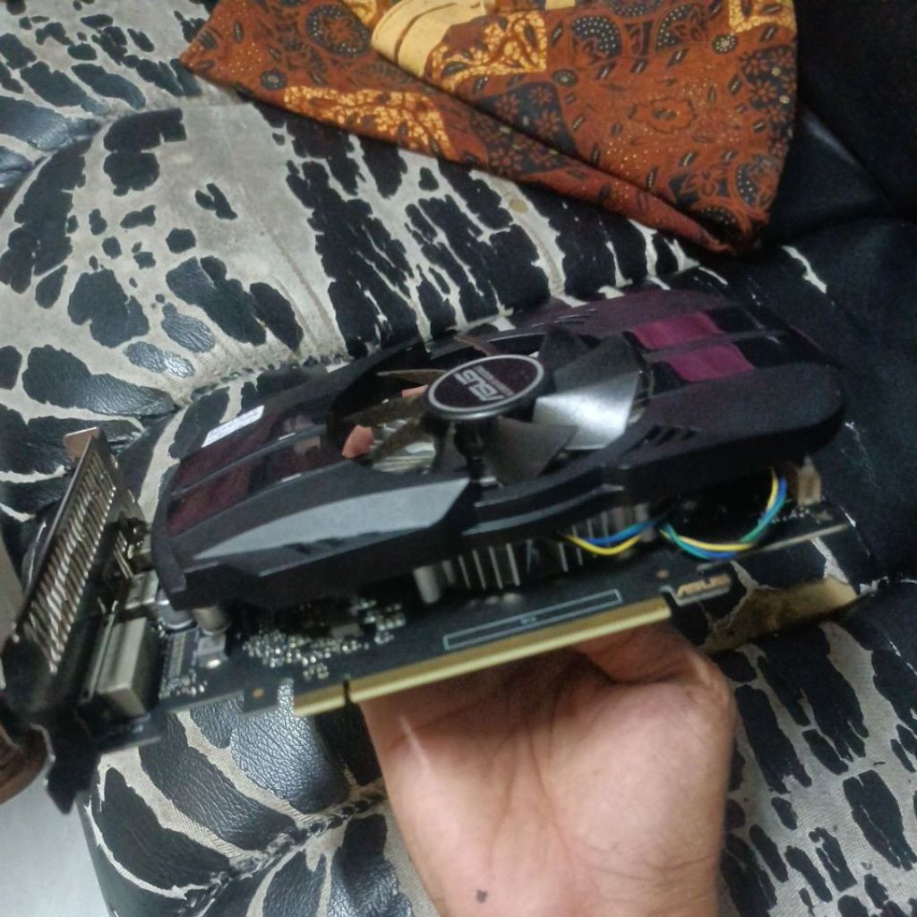 vga 1050 2gb merk asus