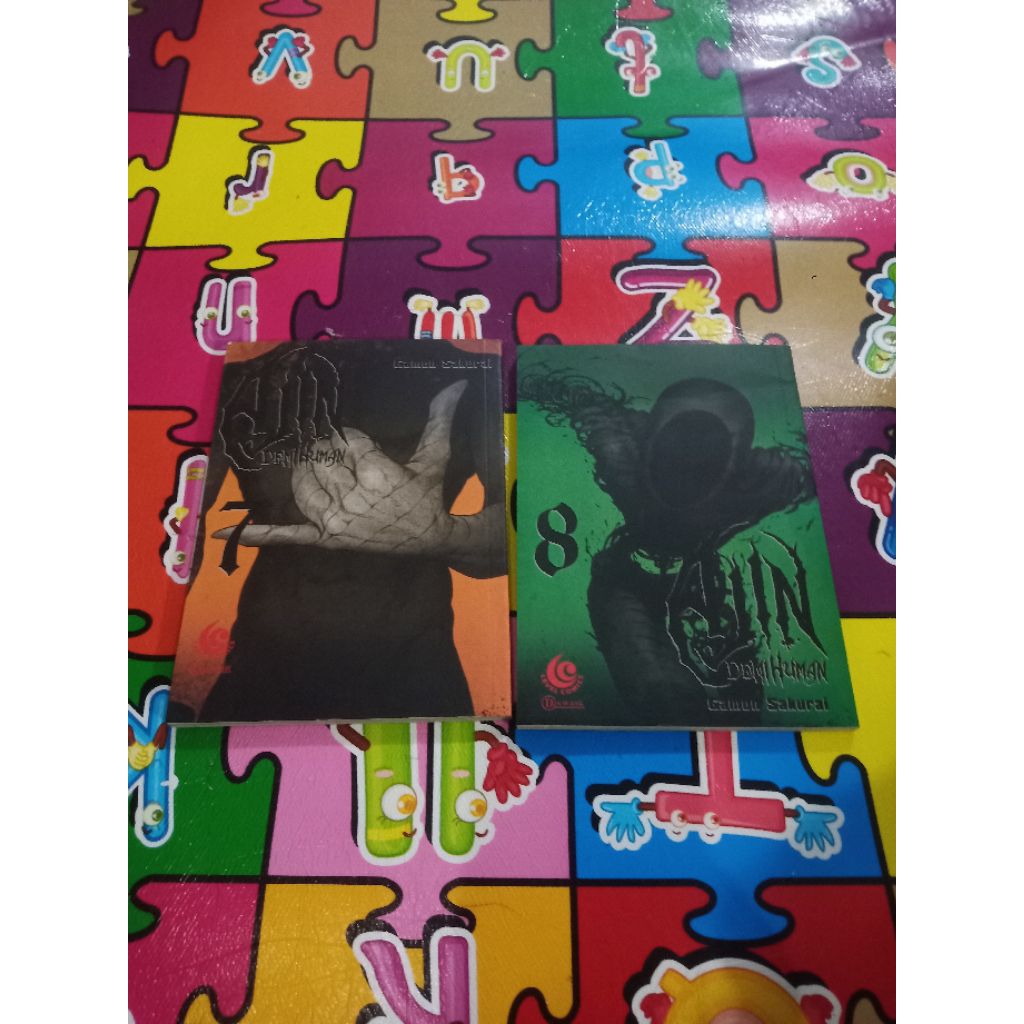 Set AJIN DEMI HUMAN 7 & 8 (Bekas) (2017)