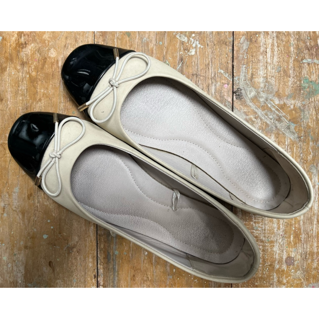 Preloved flatshoes