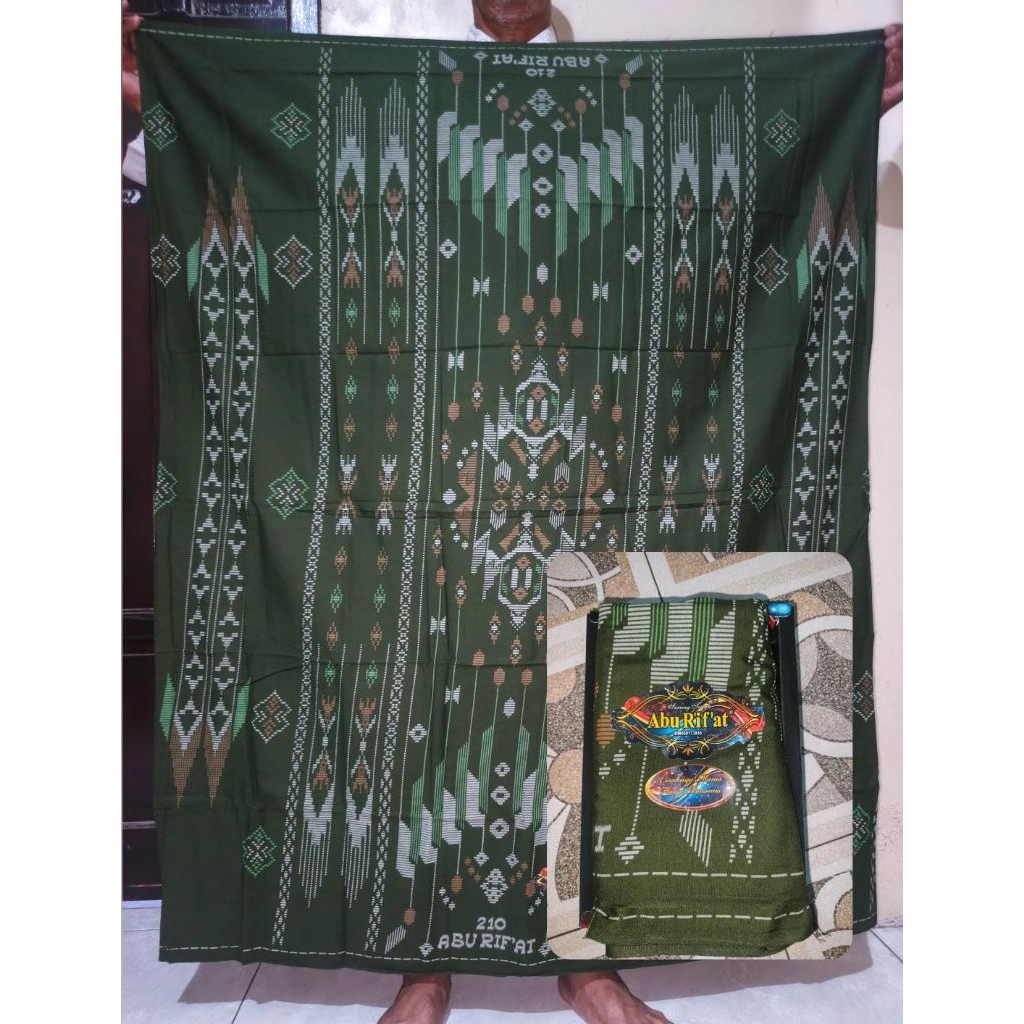 Sarung Abu Rif'at
