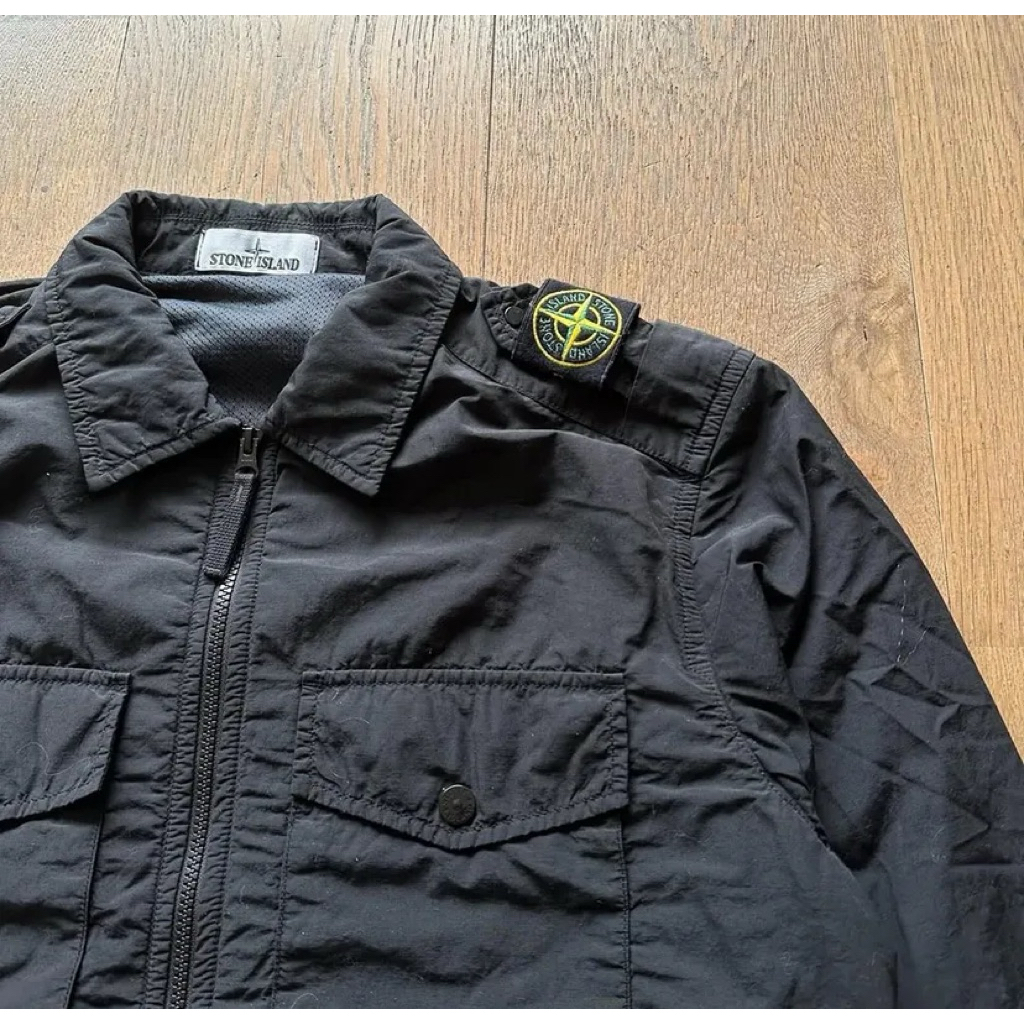 STONE ISLAND SHOULDER BADGE JACKET ADEM DAN NYAMAN