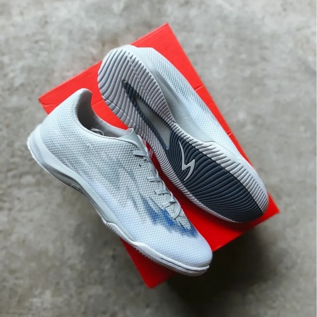 SEPATU FUTSAL SPECS ACCELERATOR ALPHA FURY PRO IN