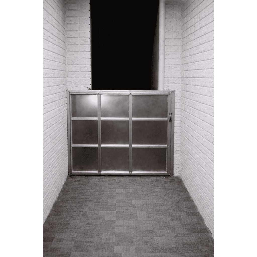 pintu baja ringan/pintu pembatas hewan/sekat ruangan/pintu minimalis estetik