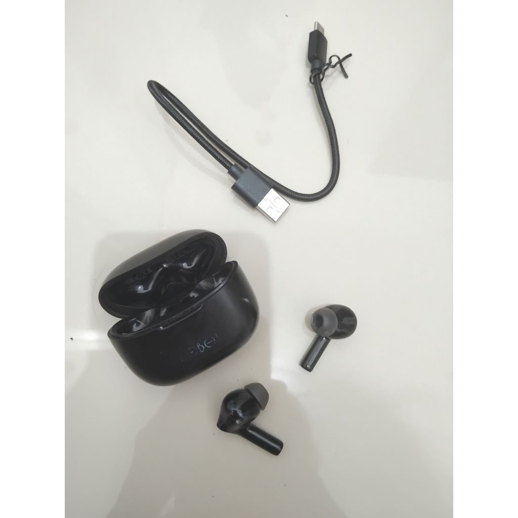 tws robot airbunds preloved