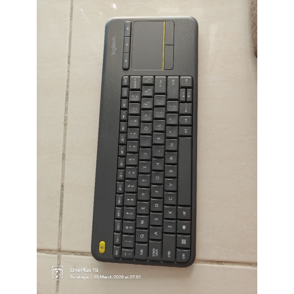 Keyboard Logitech K400 Plus