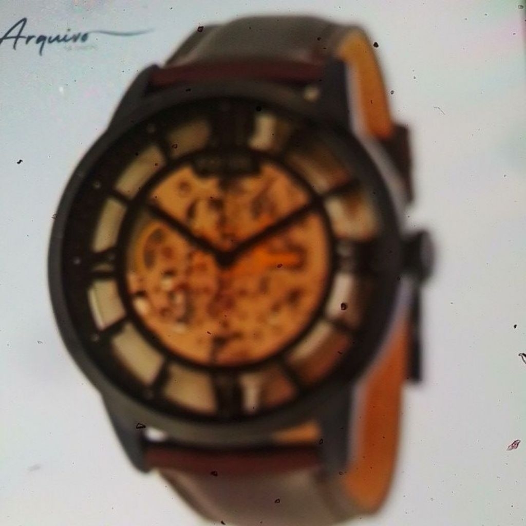 jam tangan pria kulit brown
