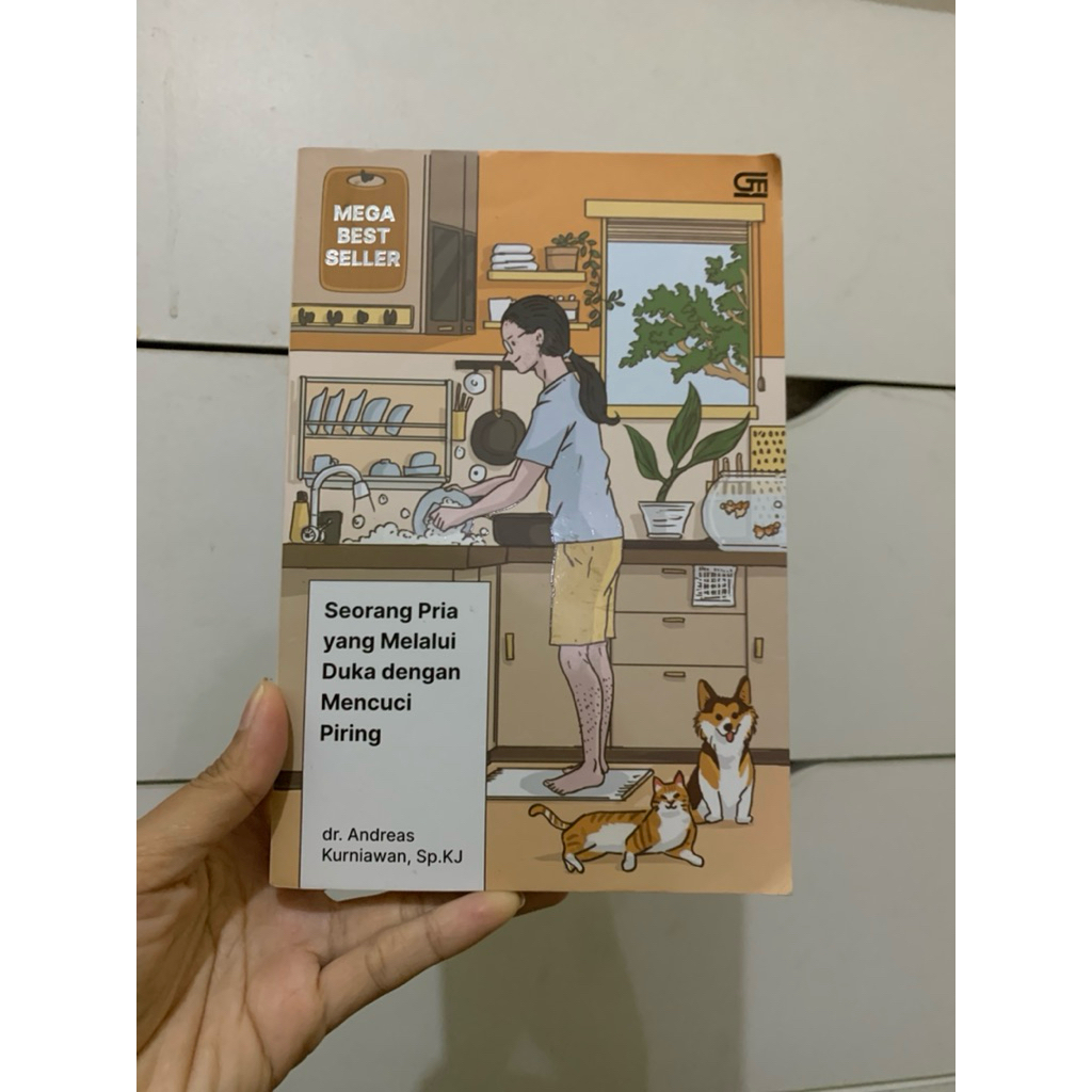 Preloved Novel Seorang Pria yang melalui duka dengan mencuci piring