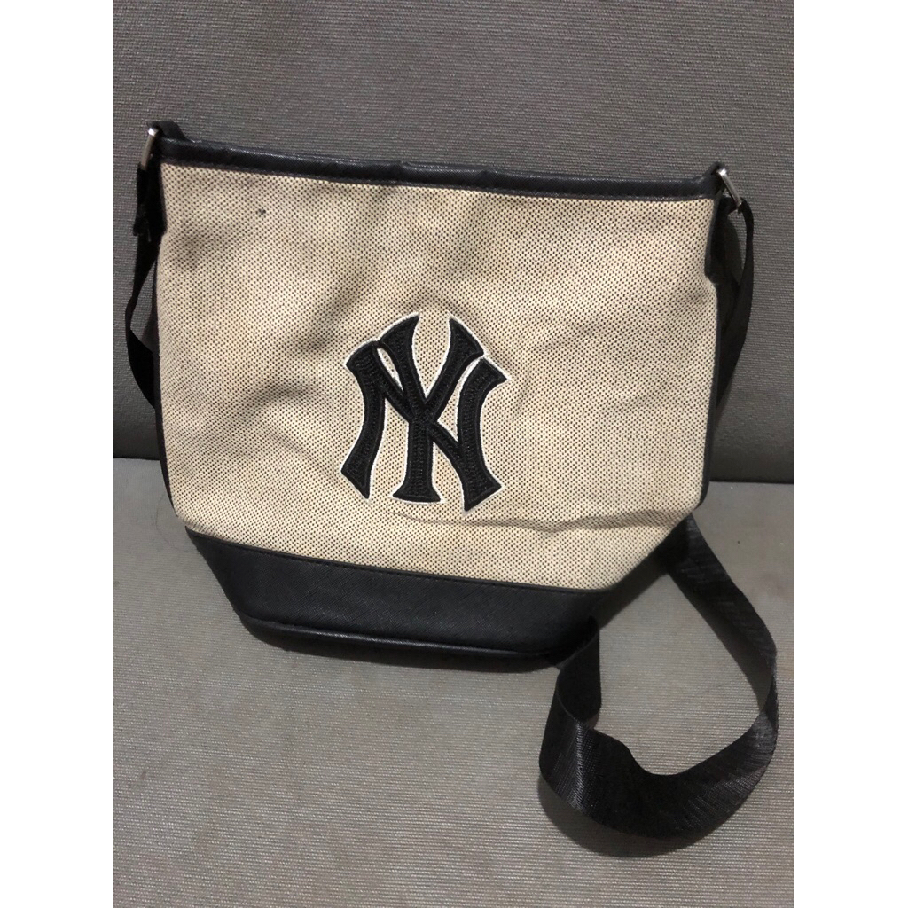 Preloved Tas Yankees MLB