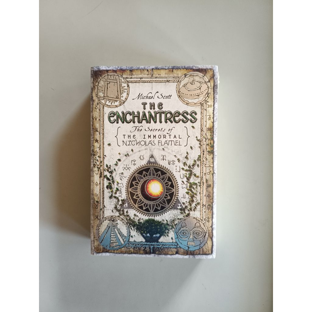 THE ENCHANTRESS ( THE SECRETS OF THE IMMORTAL NICHOLAS FLAMEL) - MICHAEL SCOTT (ORIGINAL)