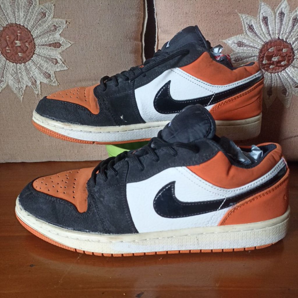 NIKE AJ LOW(size 42)