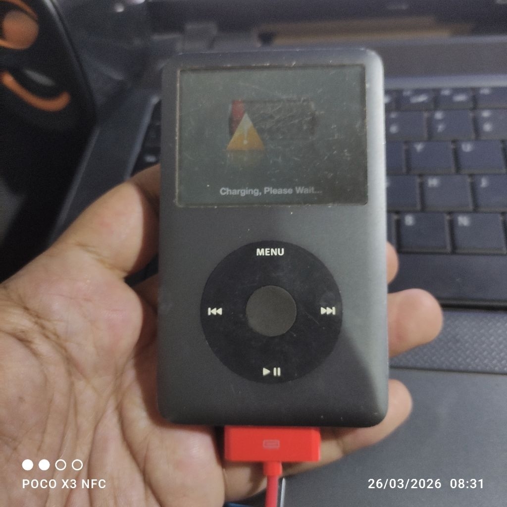 Apple iPod Classic 7th 160GB Di charger hanya nyala logo mengisi daya Jadul Minus cek deskripsi