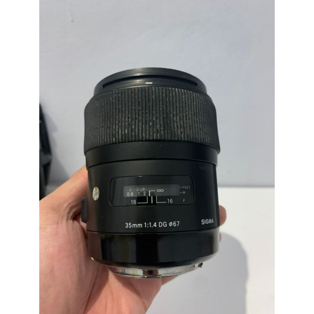 Lensa Sigma art 35mm F 1.4 Canon - used