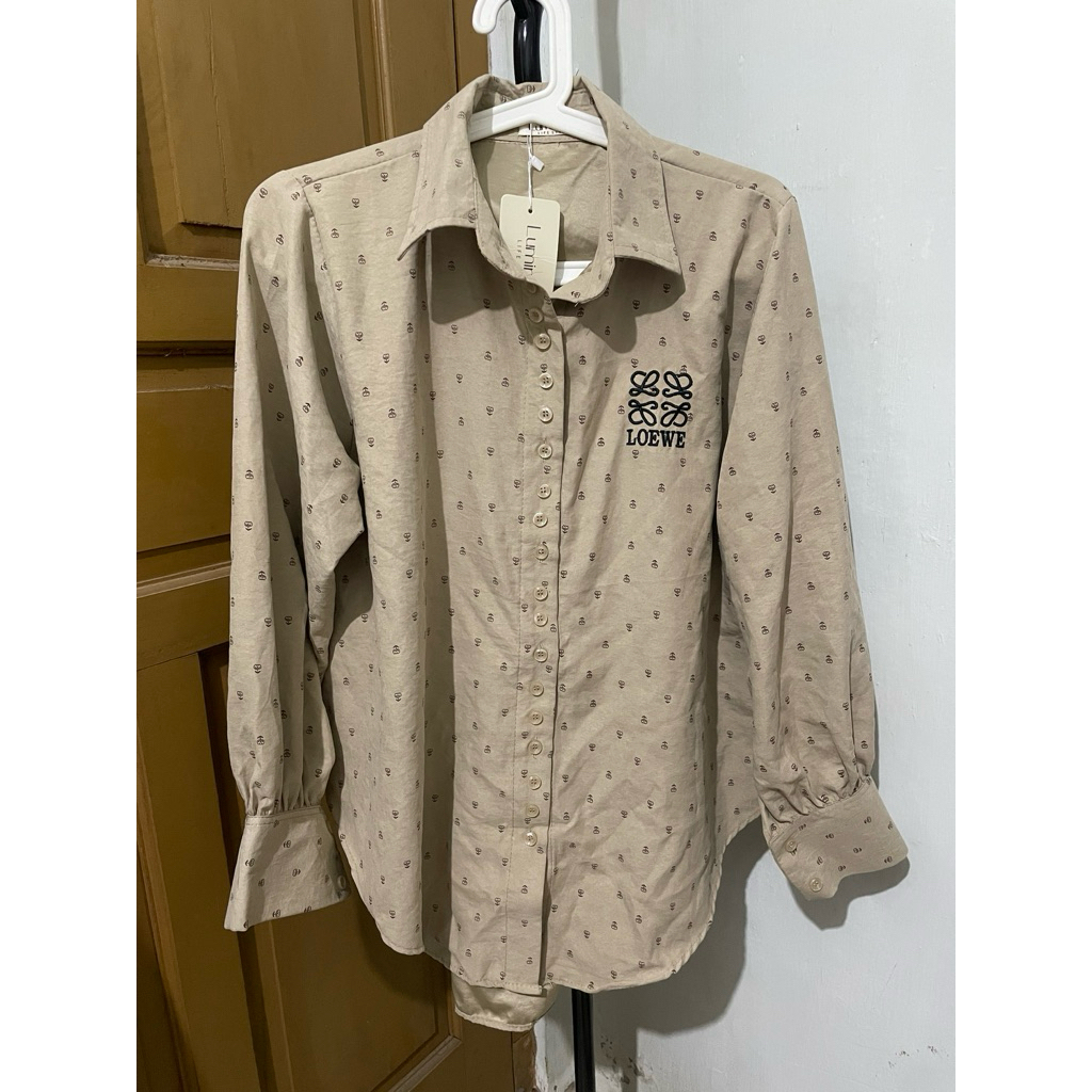 Kemeja Loewee