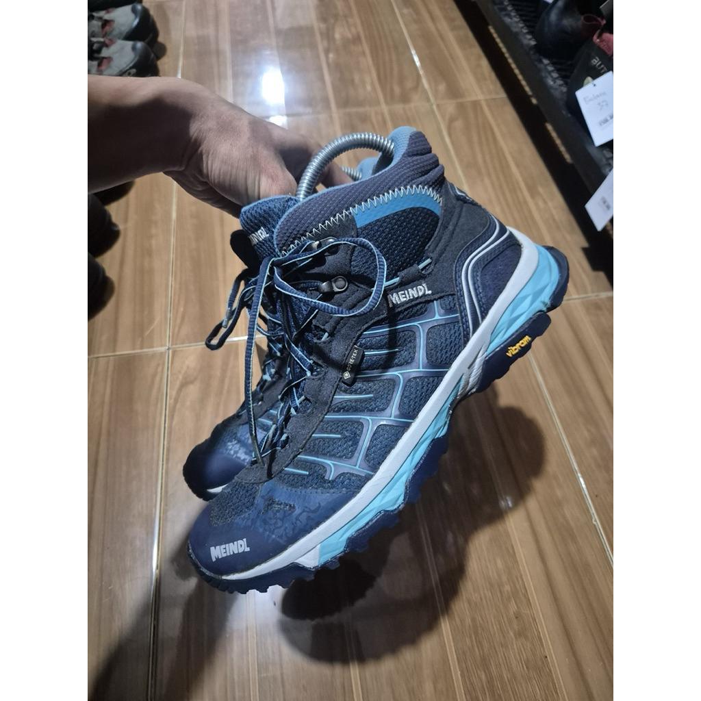 sepatu gunung meindl size 40