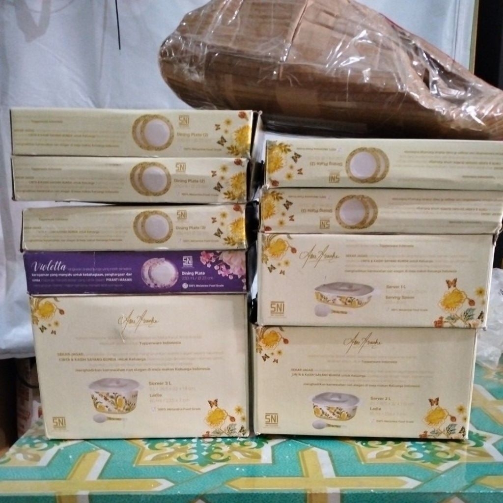 melamin Tupperware set