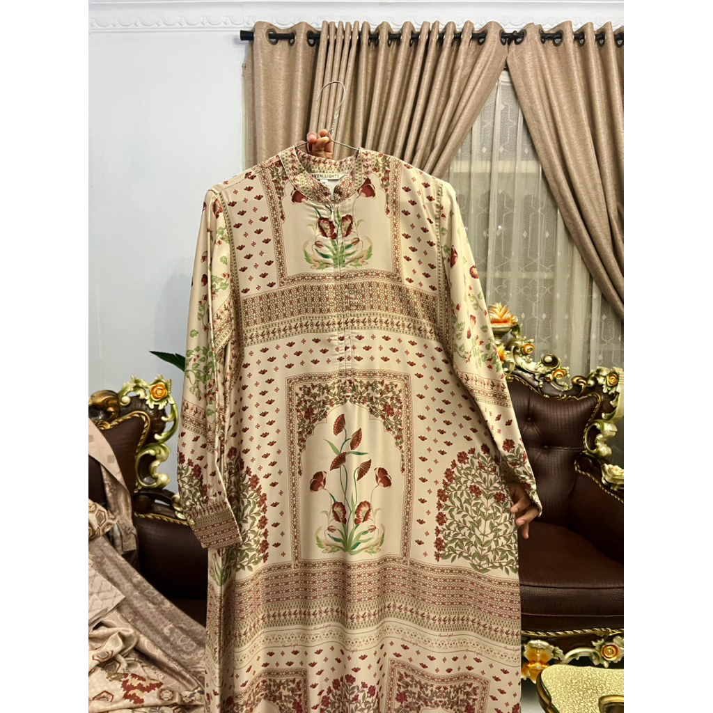 DRESS/GAMIS WEARING KLAMBY
