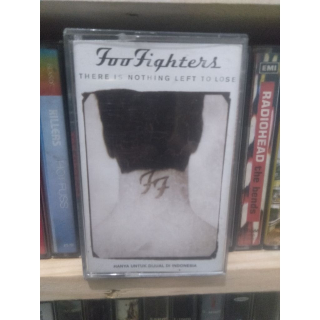 Kaset Pita Foo Fighters - There Is Nothing Left to Lose