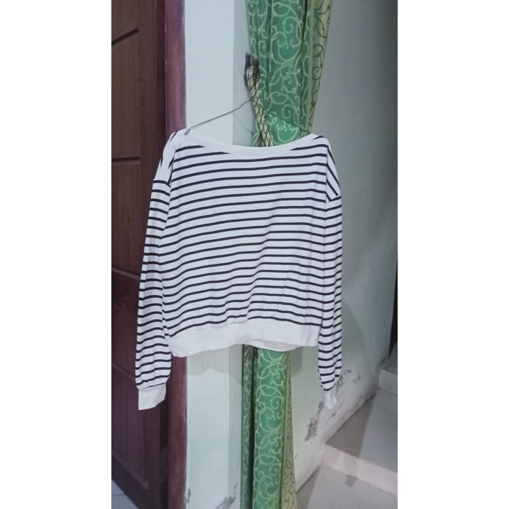 preloved sweater strip/sweater garis garis/sweater crop/sweater oversized