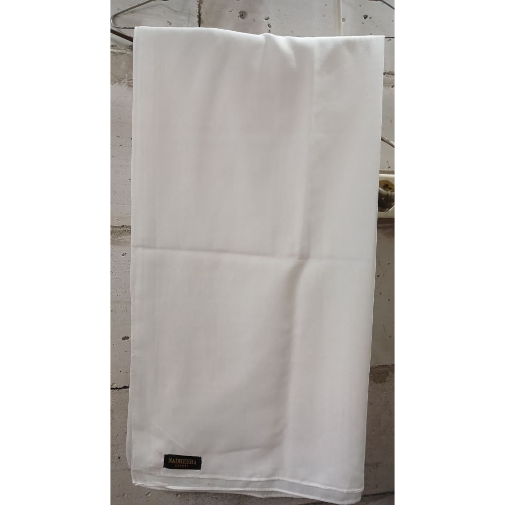 Hijab Nadheera putih tulang New