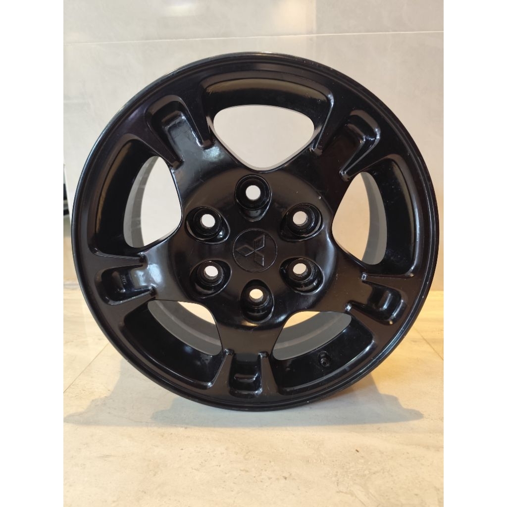 velg pajero montero R16