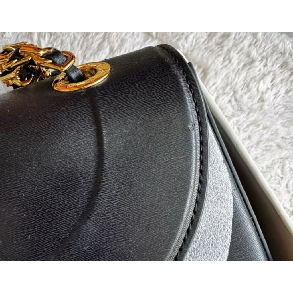 preloved alma chain bag medium black by buttonscarves