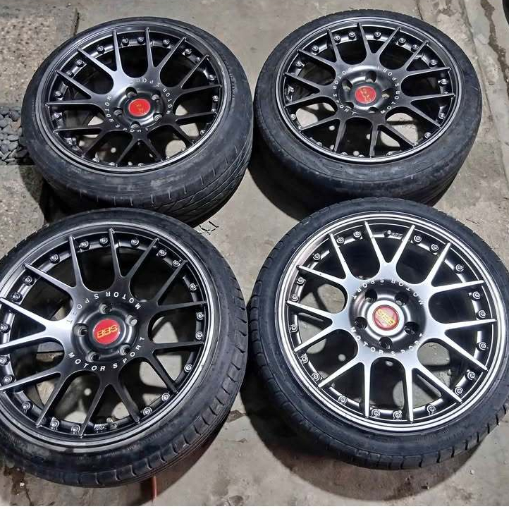 Velg Mobil Bekas Ring 17 Lubang 5 BBS R17X7,5-8,5 5X114 ET40-39 BAN 205 45 R17