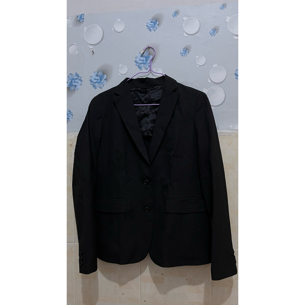 Preloved Blazer hitam uniqlo - Murah
