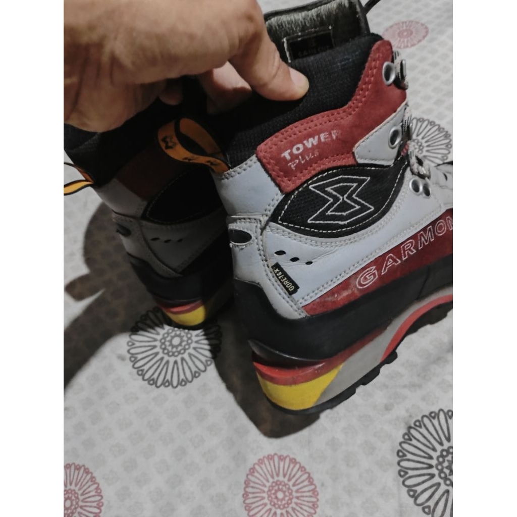 sepatu boots outdoor garmont Vibram gore.tex