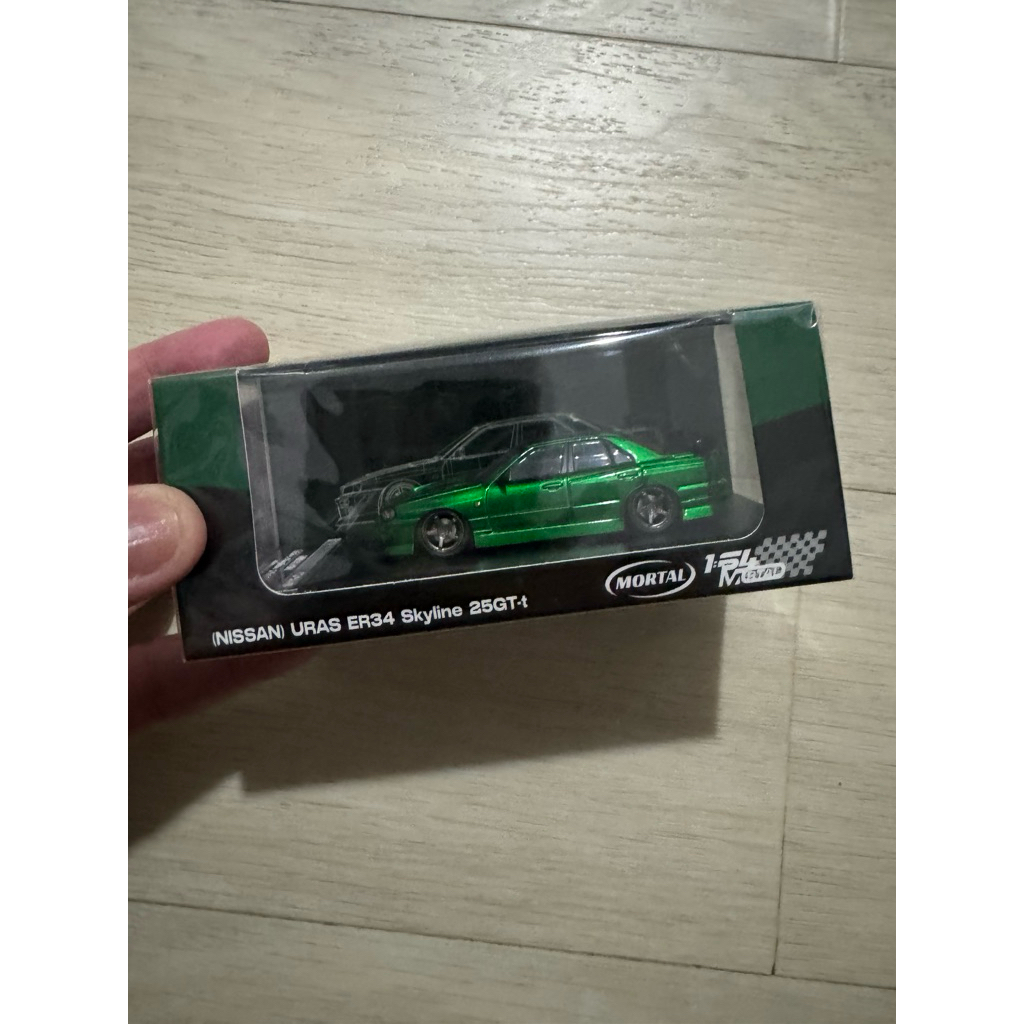 Mortal 1/64 Scale Uras ER34 Skyline 25GT